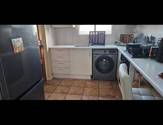 2 BEDROOM APARTMENT FOR SALE IN NORTHCLIFF